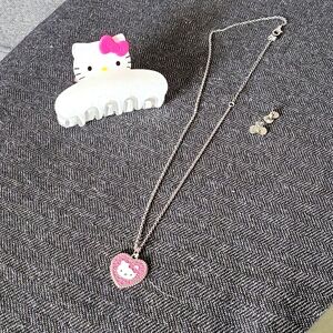 Combo sanrio hello kitty pink necklace, earrings hair clip